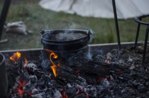 焚火と鍋